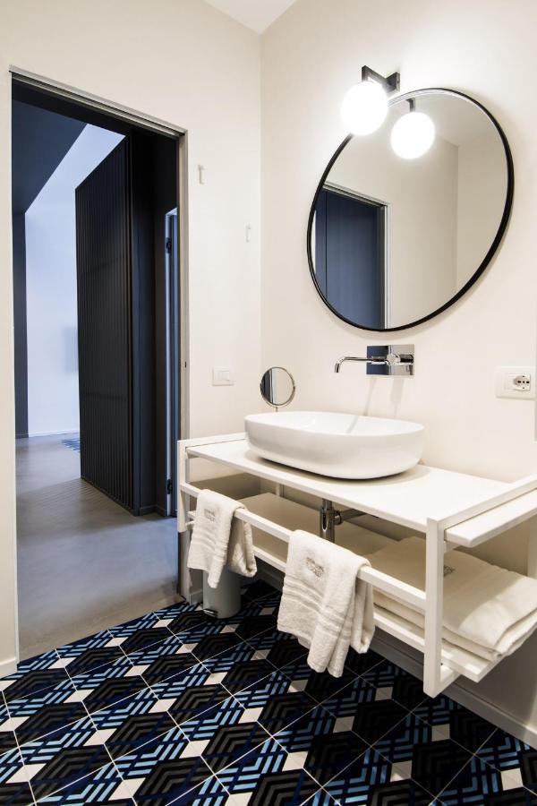 Toraldo Suites - Dimore Partenopee Наполи Екстериор снимка